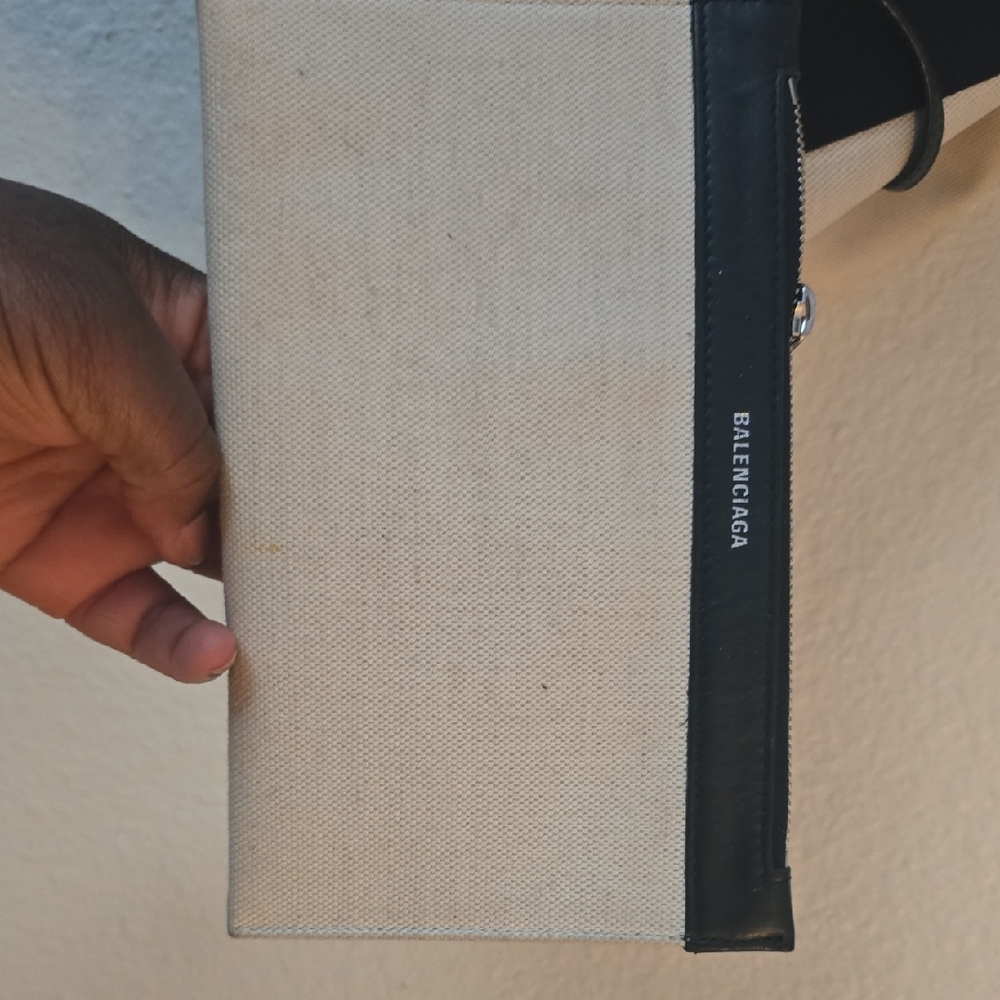 Balenciaga Black and Cream Tote Bag - Picture 4 of 9
